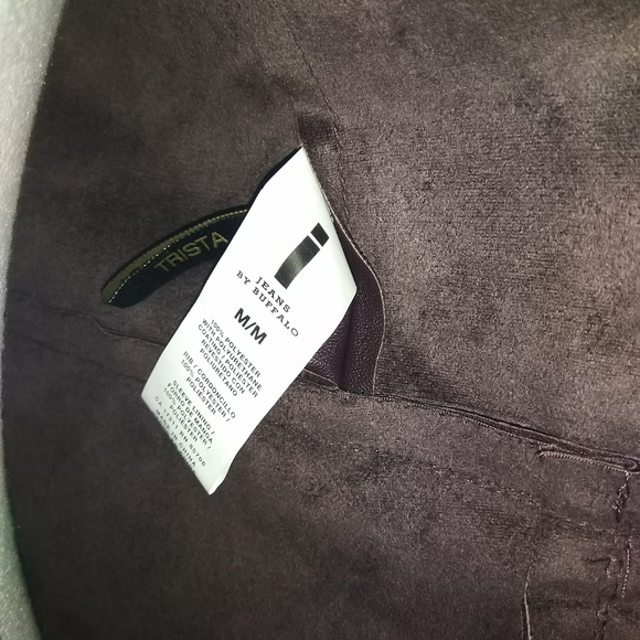 Cute plum colored faux leather jacket size M - Picture 3 of 5